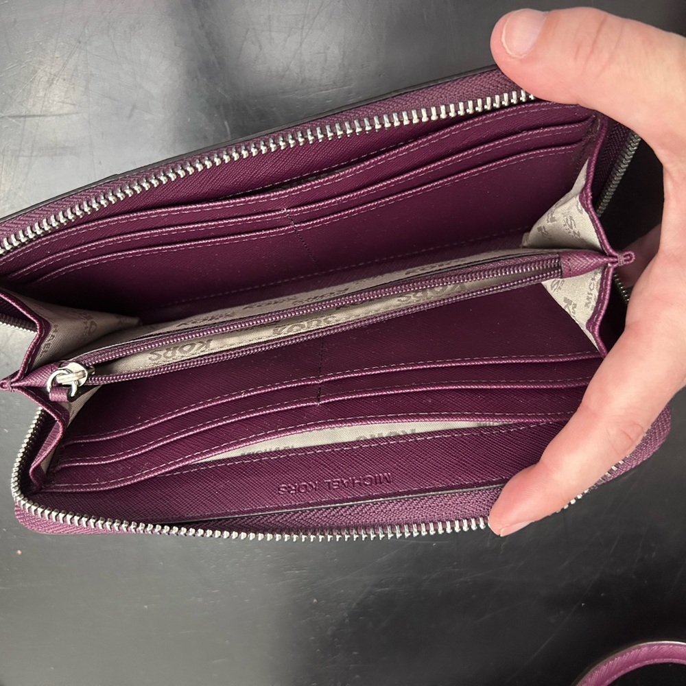 Michael Kors Tote & Wallet - Picture 7 of 8